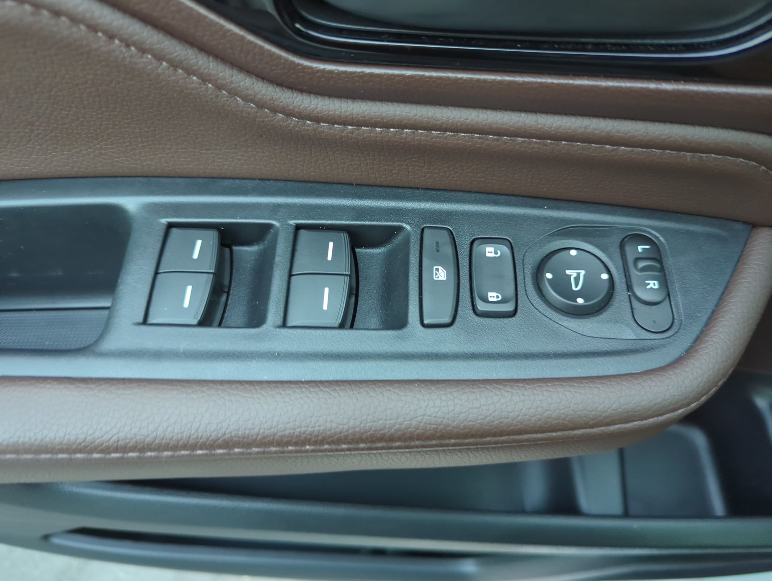 2025 Honda Odyssey Touring - Photo 36