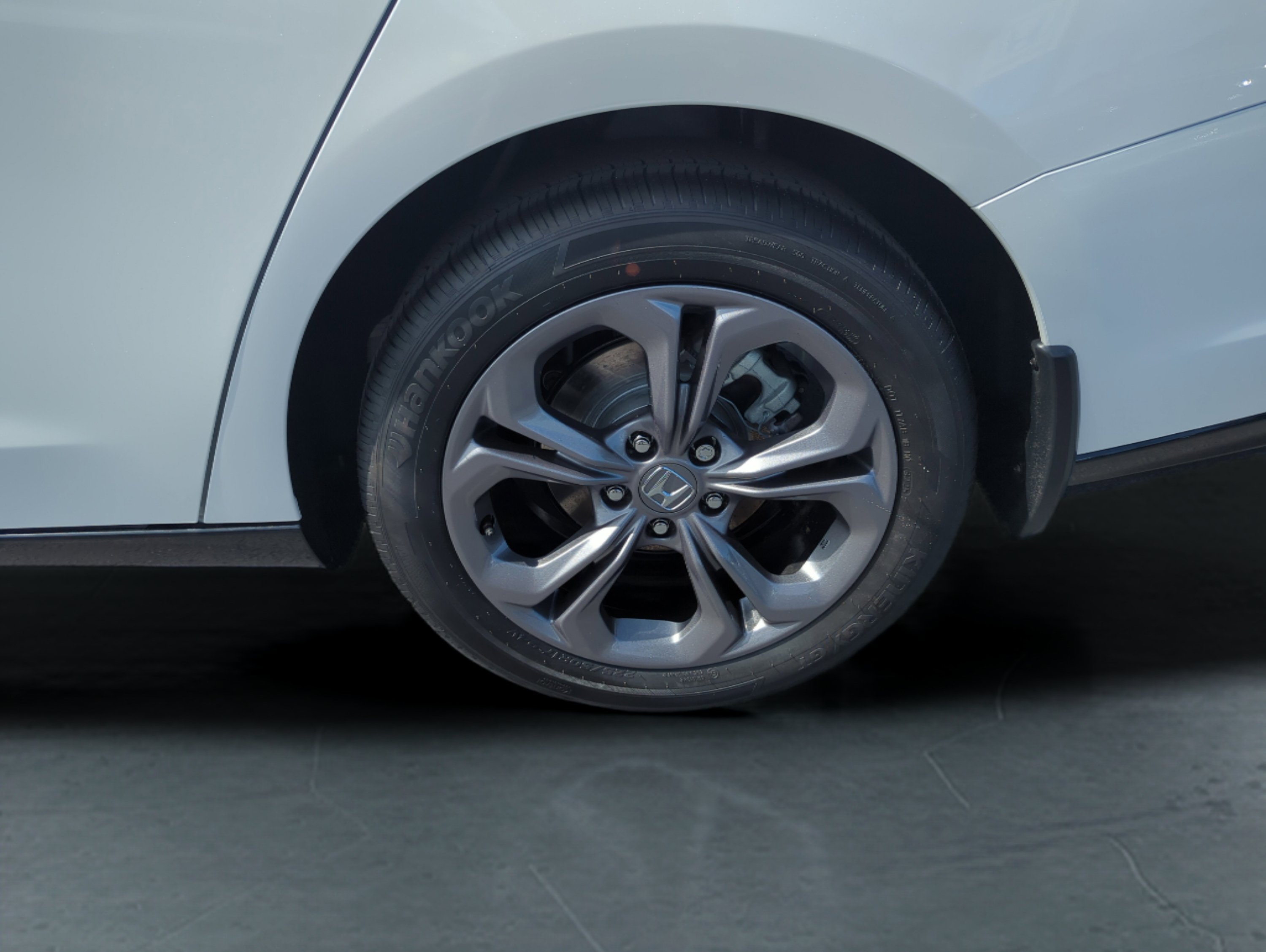2026 Honda Accord Hybrid EX-L - Photo 11