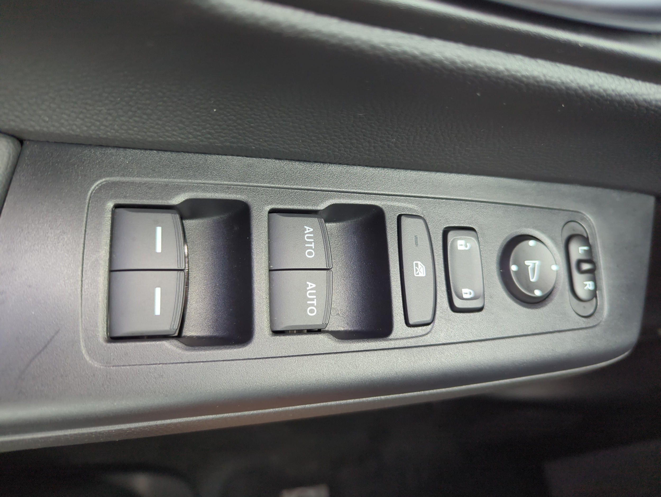 2025 Honda CR-V EX - Photo 29