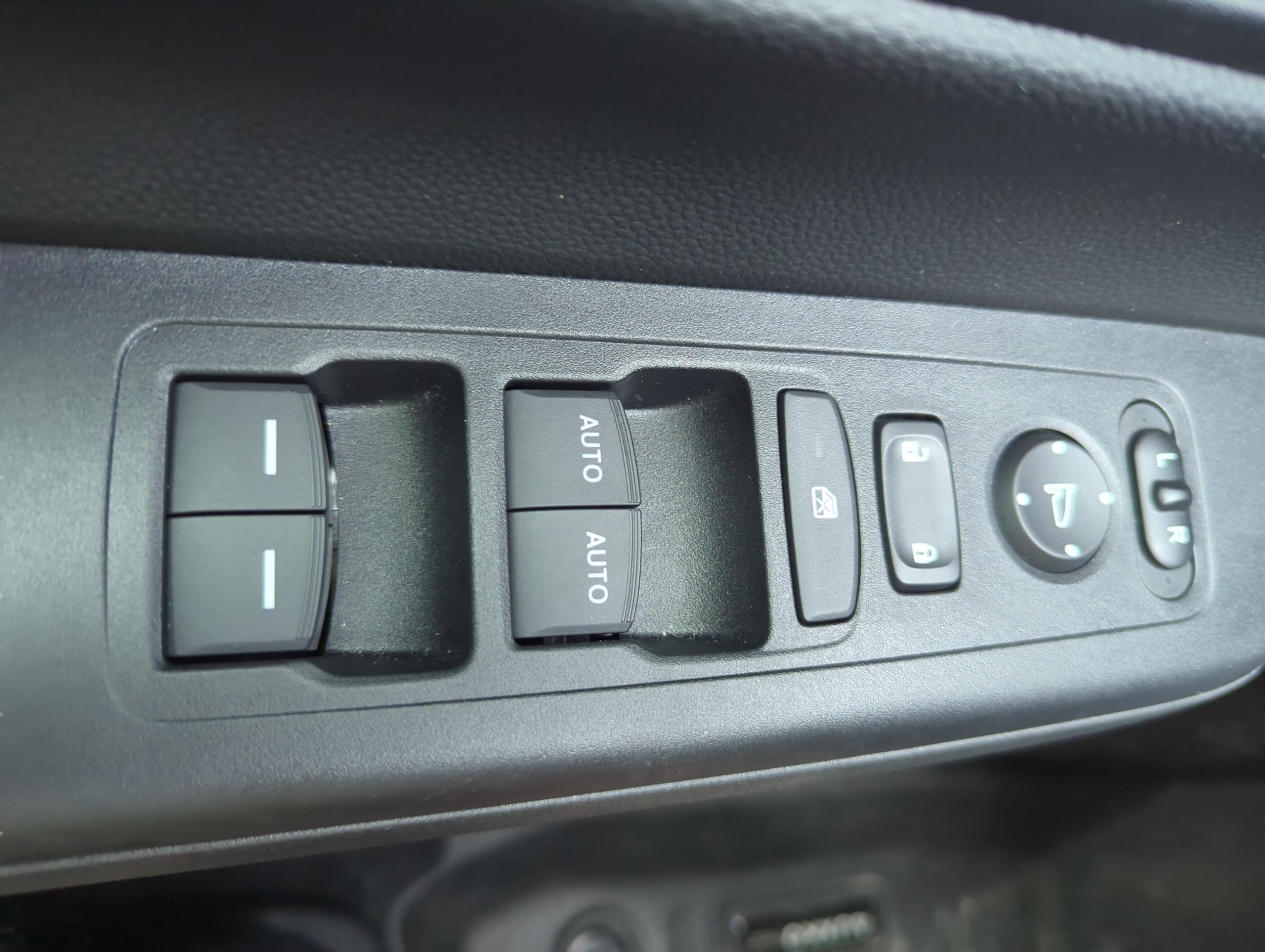 2025 Honda CR-V Sport - Photo 26