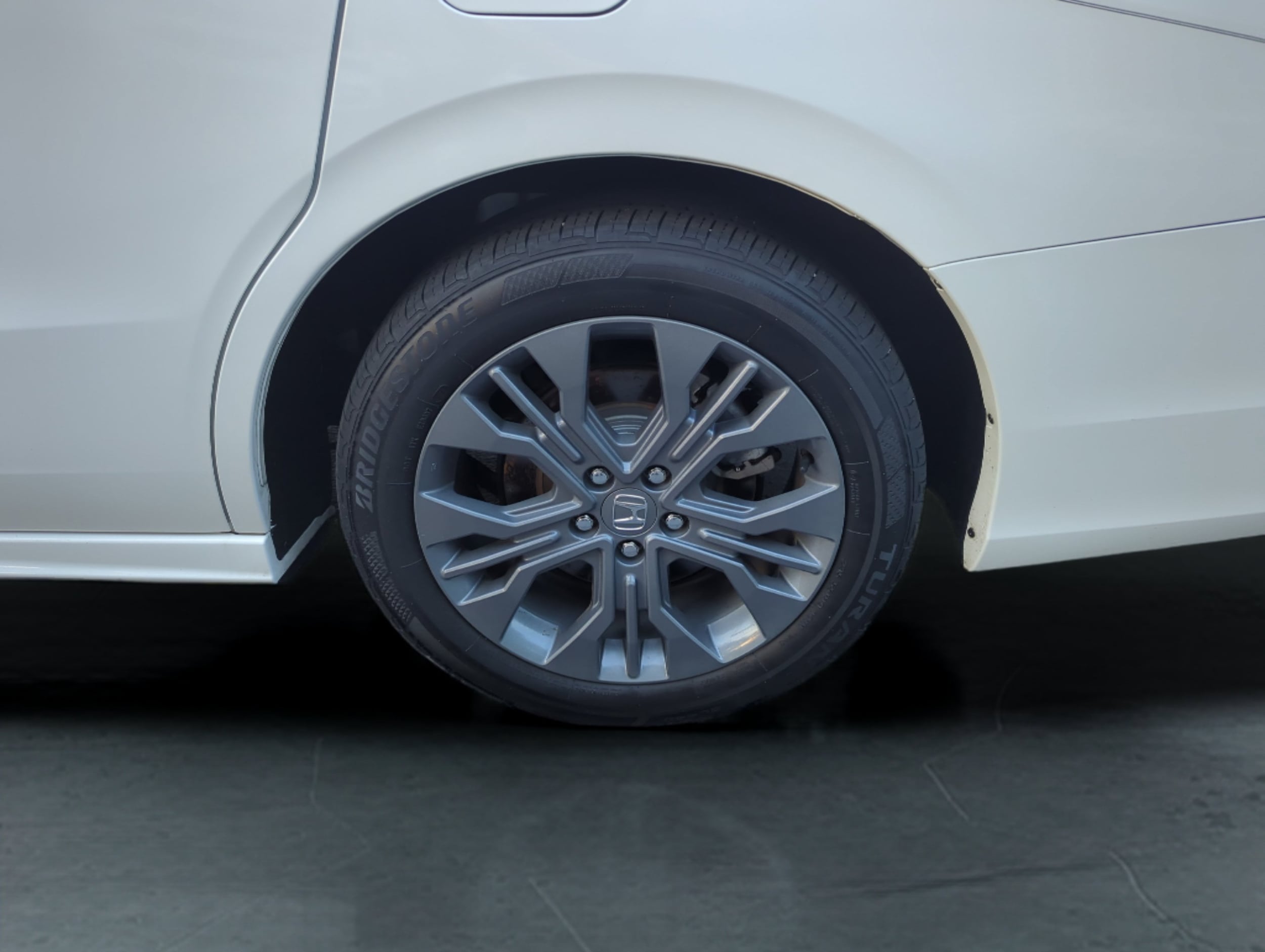 2025 Honda Odyssey Touring - Photo 40