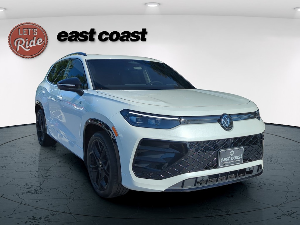 New 2026 Volkswagen Tiguan SE R-Line Black SUV