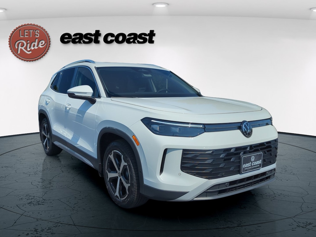 New 2026 Volkswagen Tiguan SE SUV