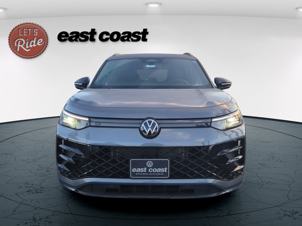 New 2026 Volkswagen Tiguan SE R-Line Black SUV