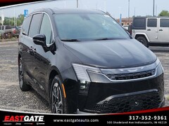 2027 Chrysler Pacifica LIMITED Passenger Van