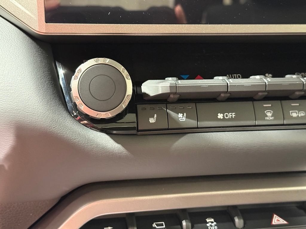 2026 Toyota Tundra Platinum - Photo 29