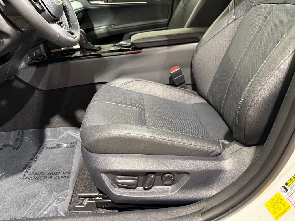 2026 Toyota Camry XSE - Photo 13