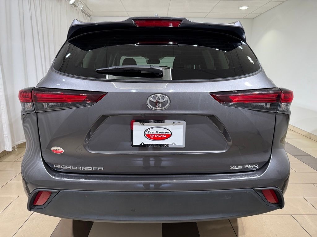 Used 2025 Toyota Highlander XLE SUV