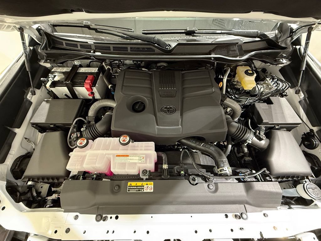 2026 Toyota Tundra Platinum - Photo 10