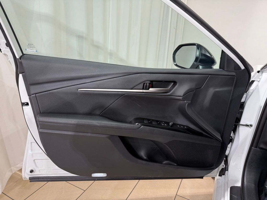 2026 Toyota Camry XSE - Photo 14