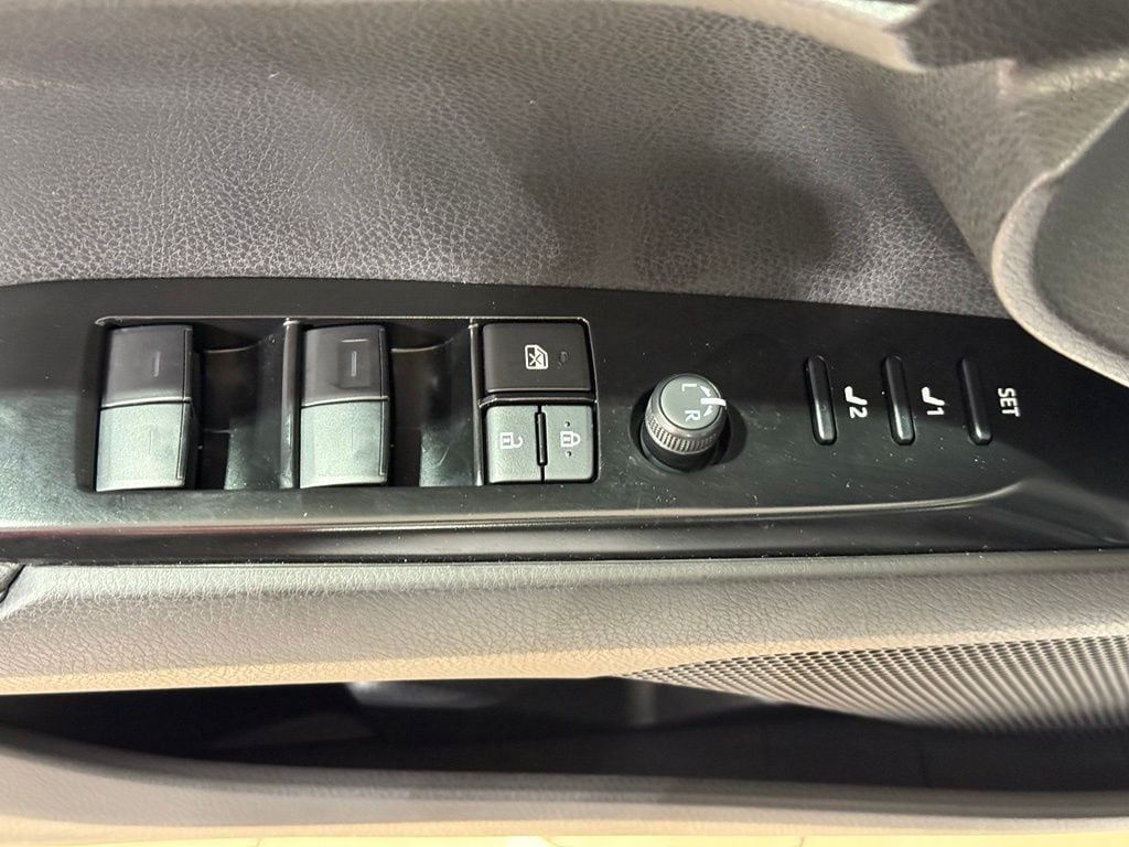 2026 Toyota Camry XSE - Photo 15