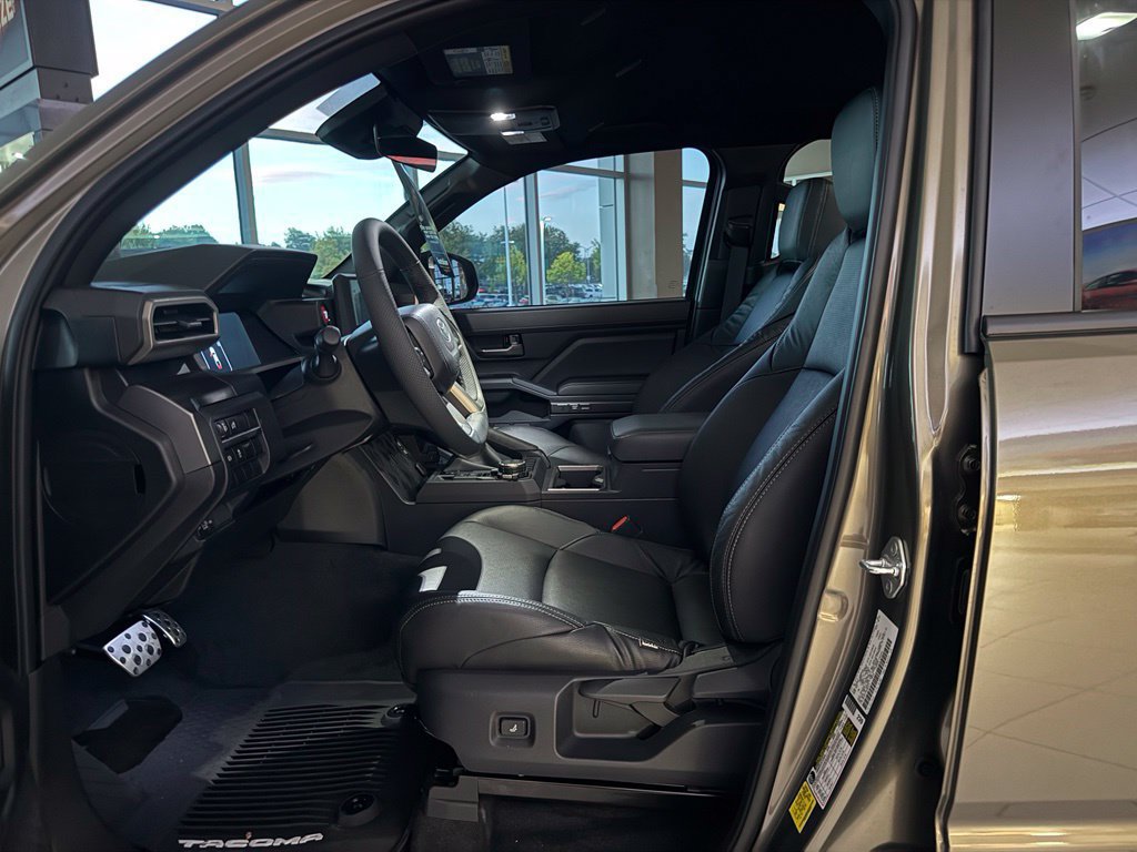 2026 Toyota Tacoma TRD Sport - Photo 10