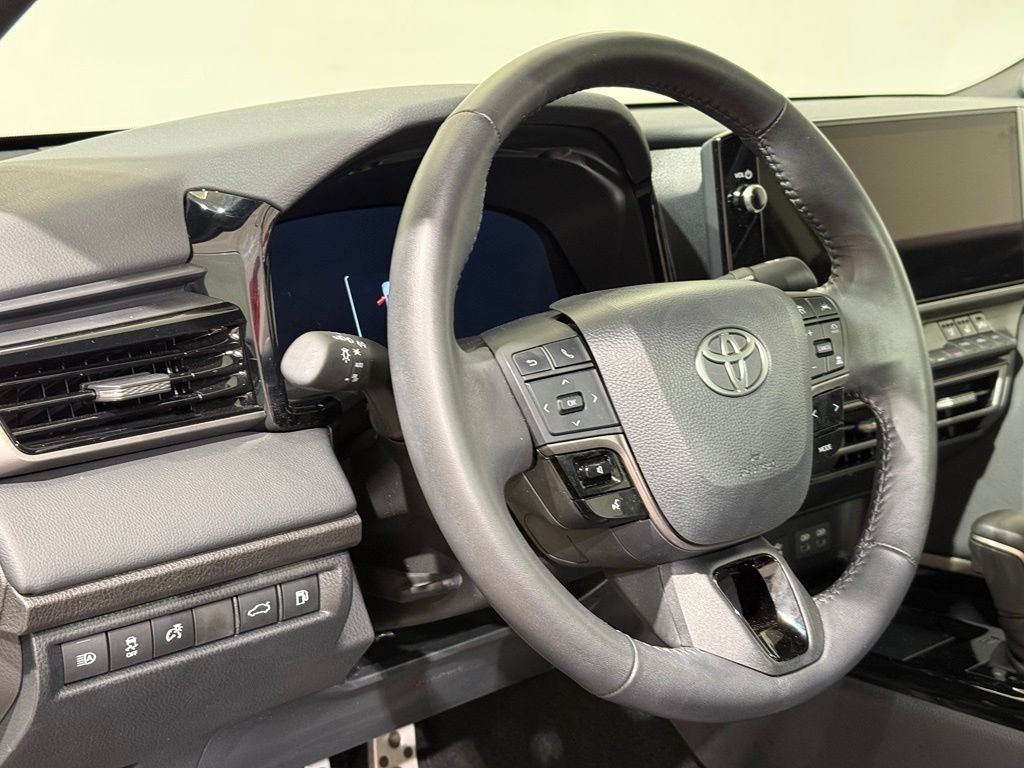 2026 Toyota Camry XSE - Photo 16