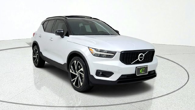 2022 Volvo XC40