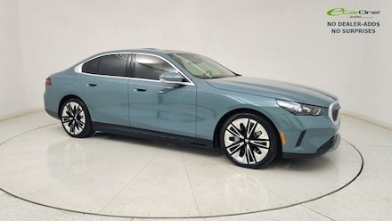 2026 BMW i5 xDrive40 | DRIVING ASST PROF | PREM | 4-ZONE CLMT CNTRL | $7K OPTS