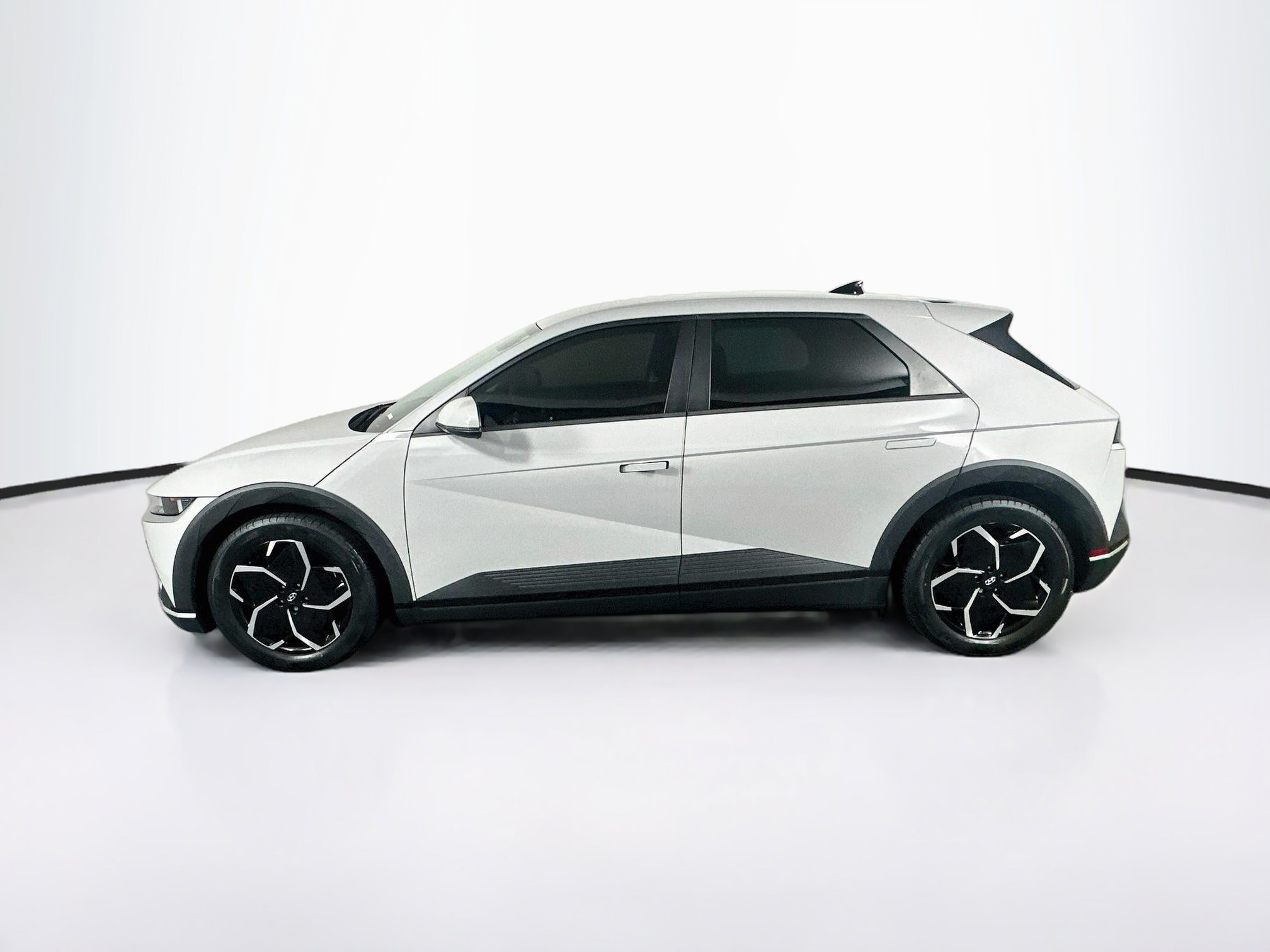 Used 2023 Hyundai IONIQ 5 SE SE RWD