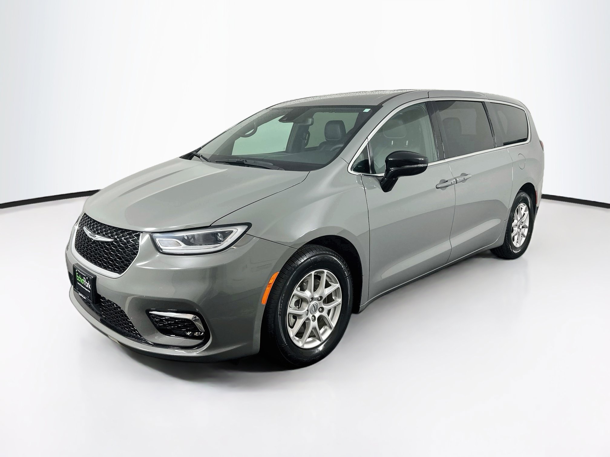 Used 2025 Chrysler Pacifica Select Select FWD