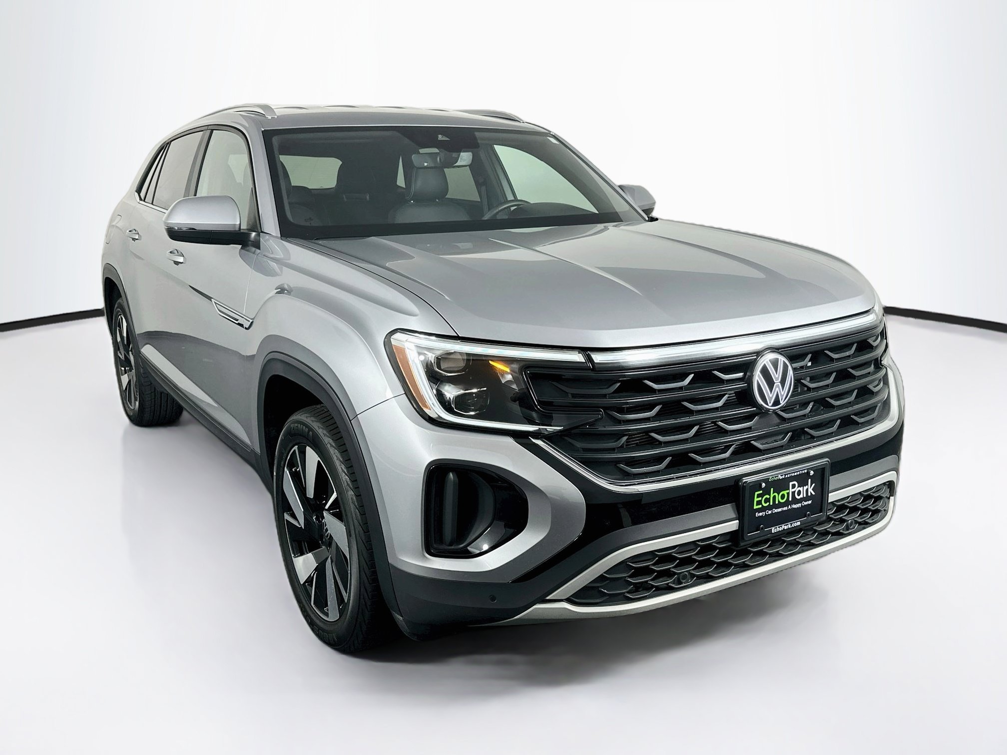 Used 2026 Volkswagen Atlas Cross Sport 2.0T SE w/Technology 2.0T SE w/Technology FWD