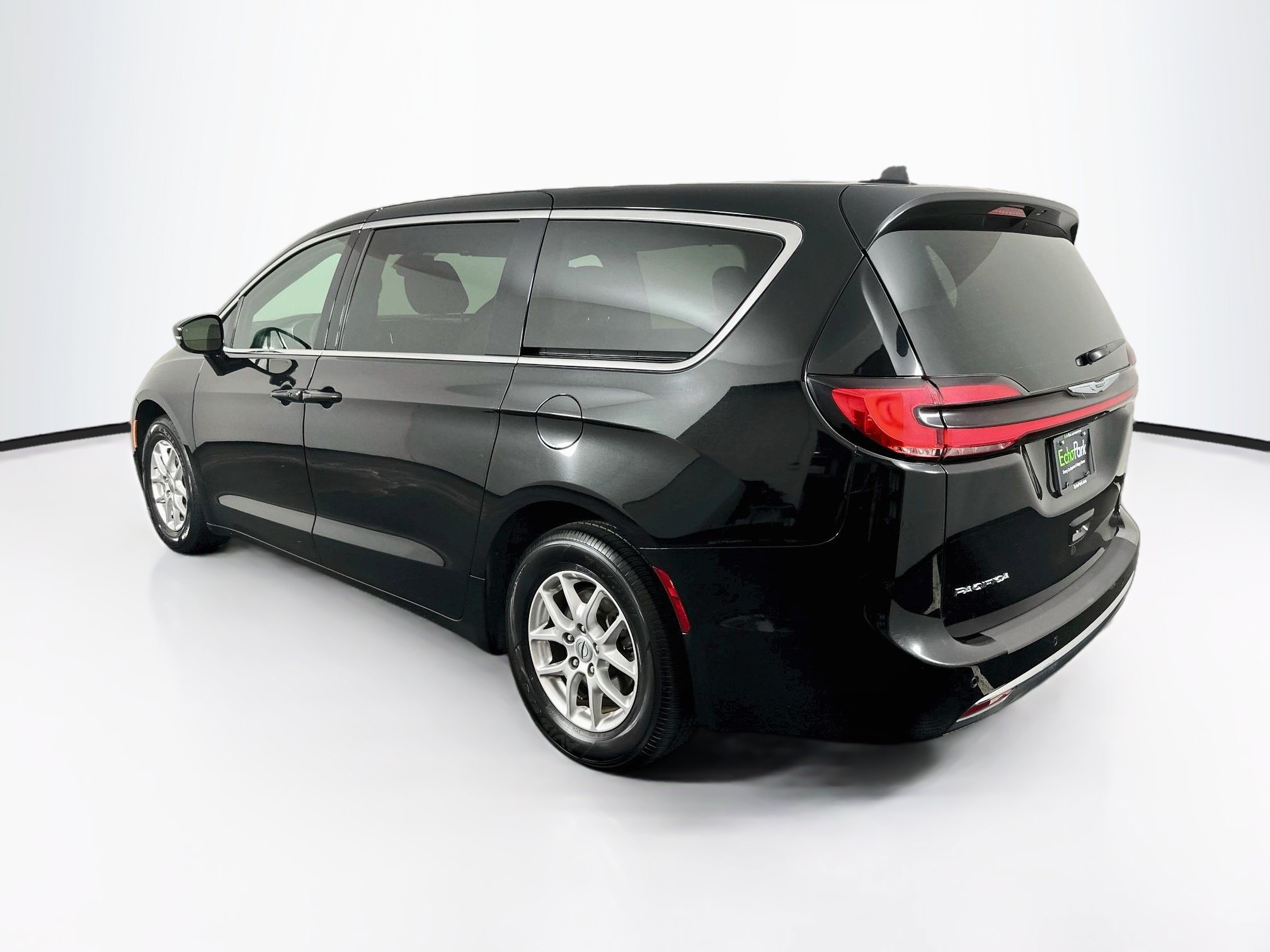 Used 2025 Chrysler Pacifica Select Select FWD