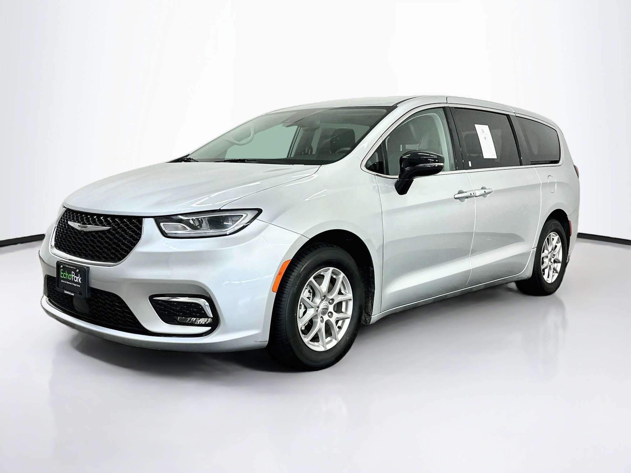 Used 2024 Chrysler Pacifica Touring L Touring L FWD