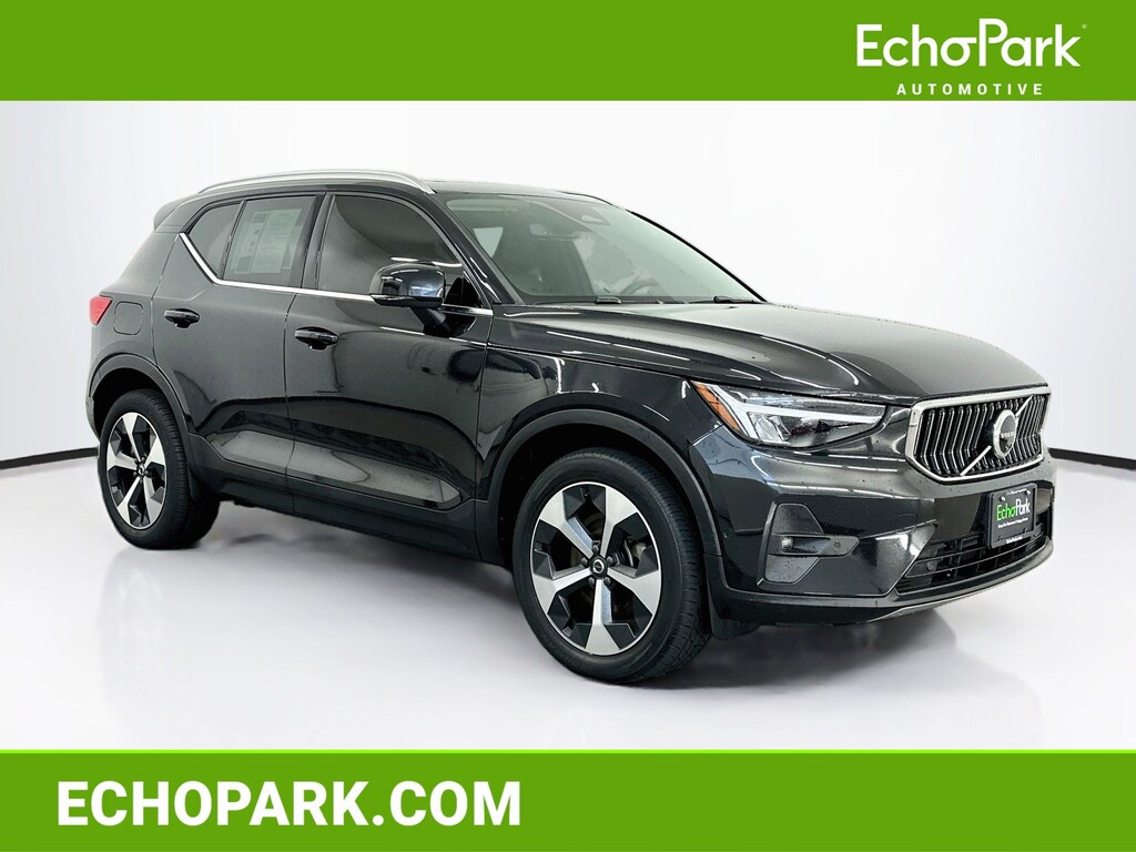 Used 2025 Volvo XC40 Plus Bright Theme B5 AWD Plus Bright Theme