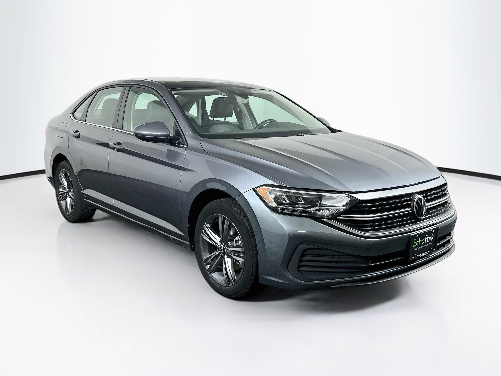 Used 2024 Volkswagen Jetta SE SE Auto