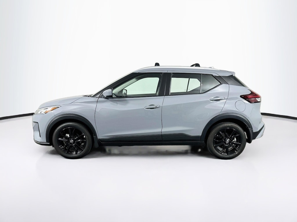 Used 2024 Nissan Kicks SV SV FWD