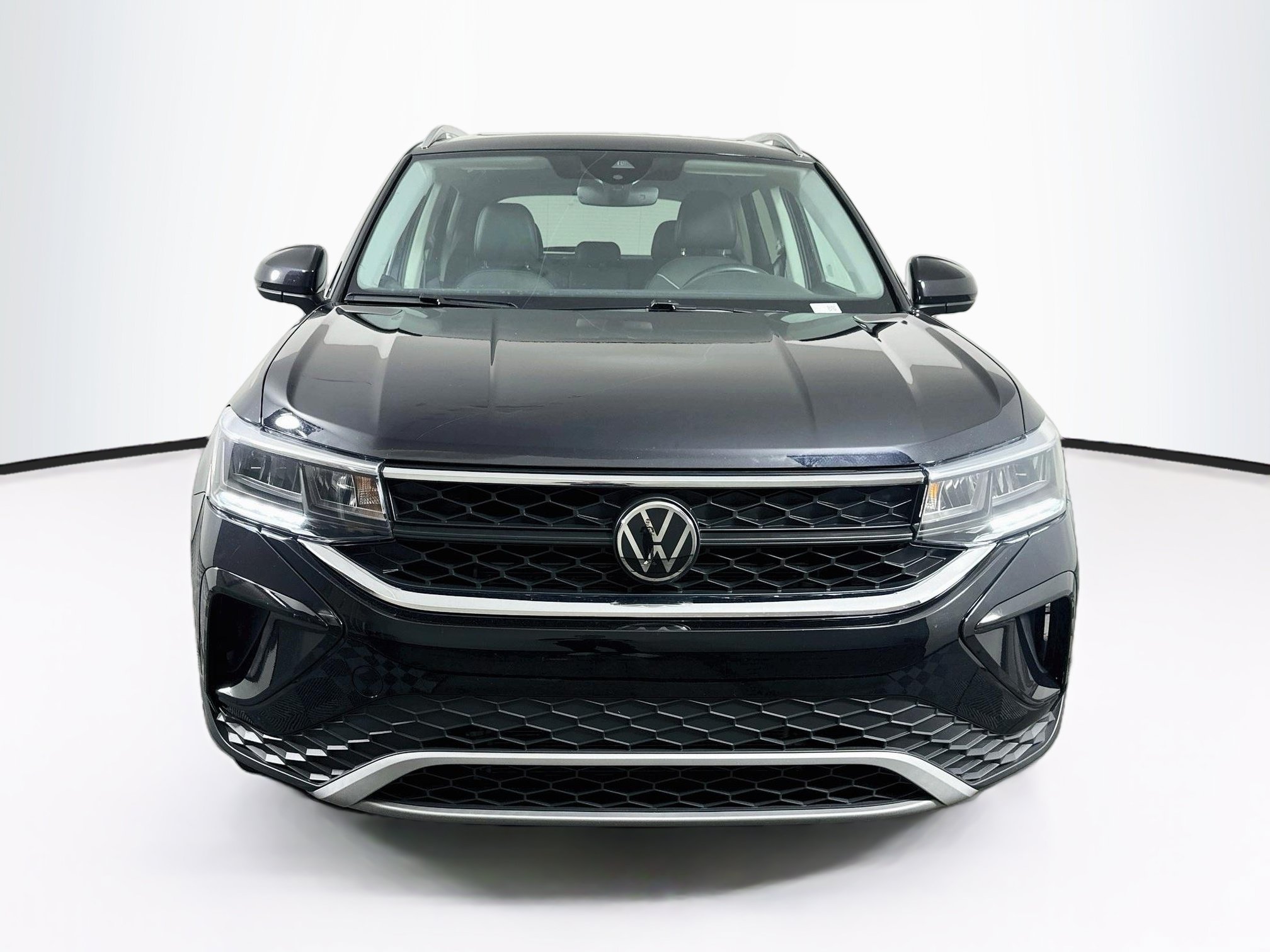 Used 2024 Volkswagen Taos SE SE FWD