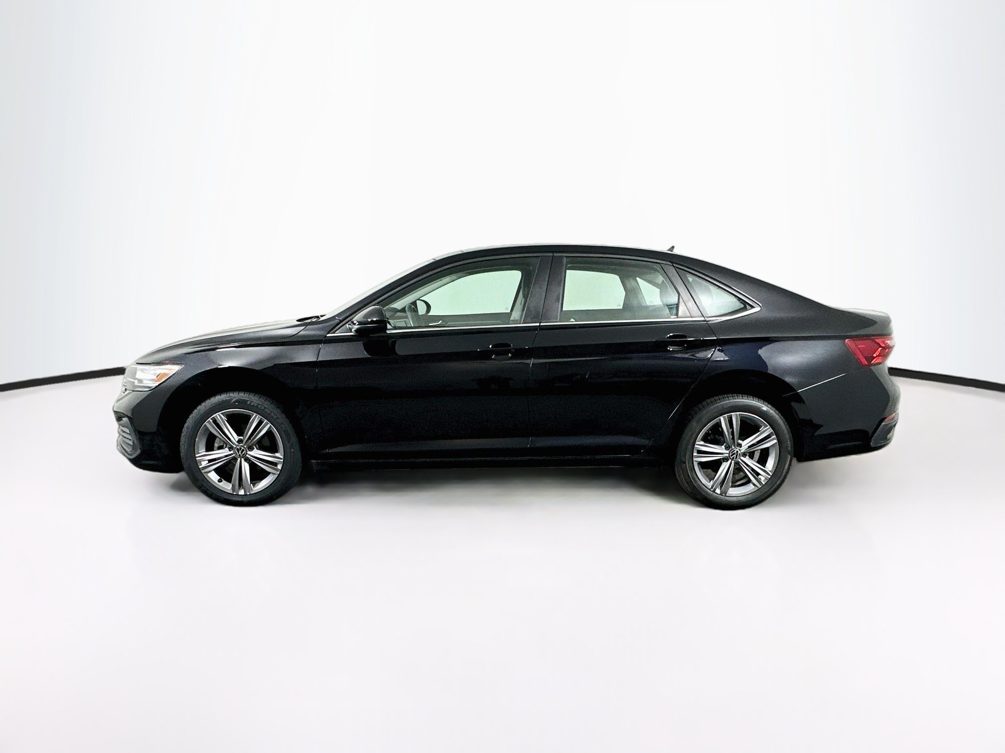 Used 2023 Volkswagen Jetta SE SE Auto