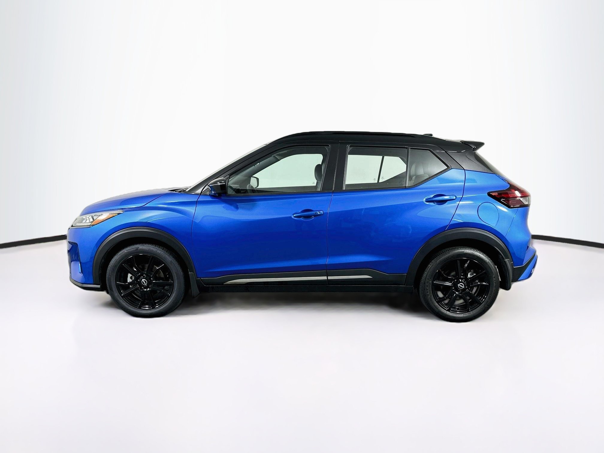 Used 2024 Nissan Kicks SR SR FWD
