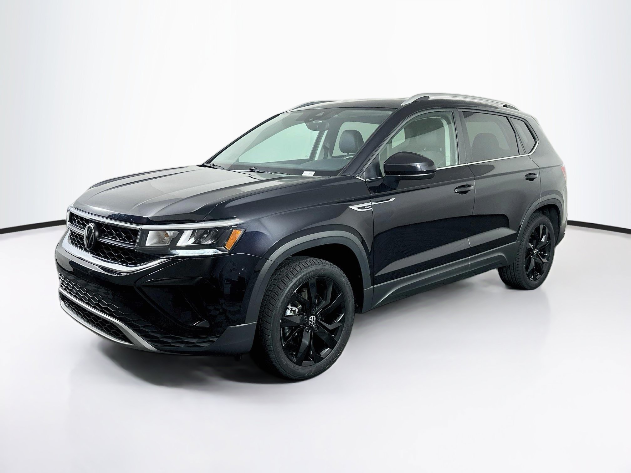 Used 2024 Volkswagen Taos SE SE FWD
