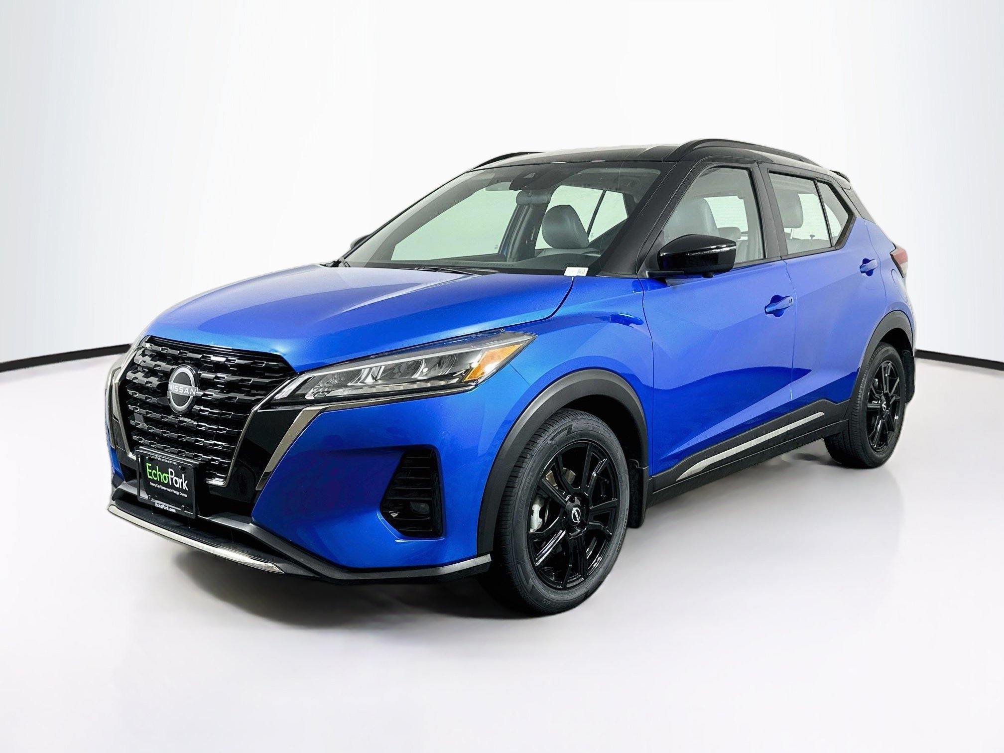 Used 2024 Nissan Kicks SR SR FWD