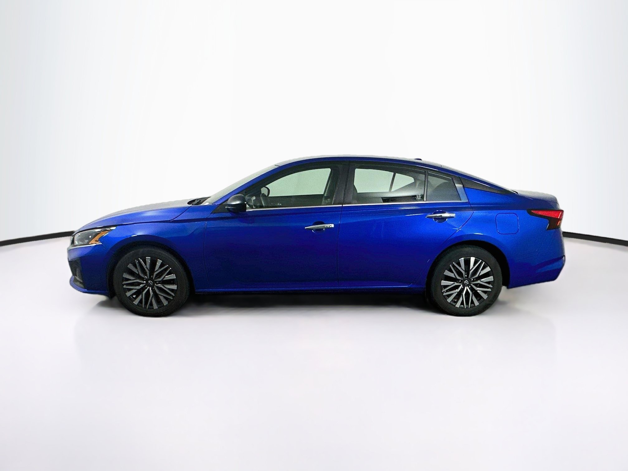 Used 2025 Nissan Altima SV SV FWD