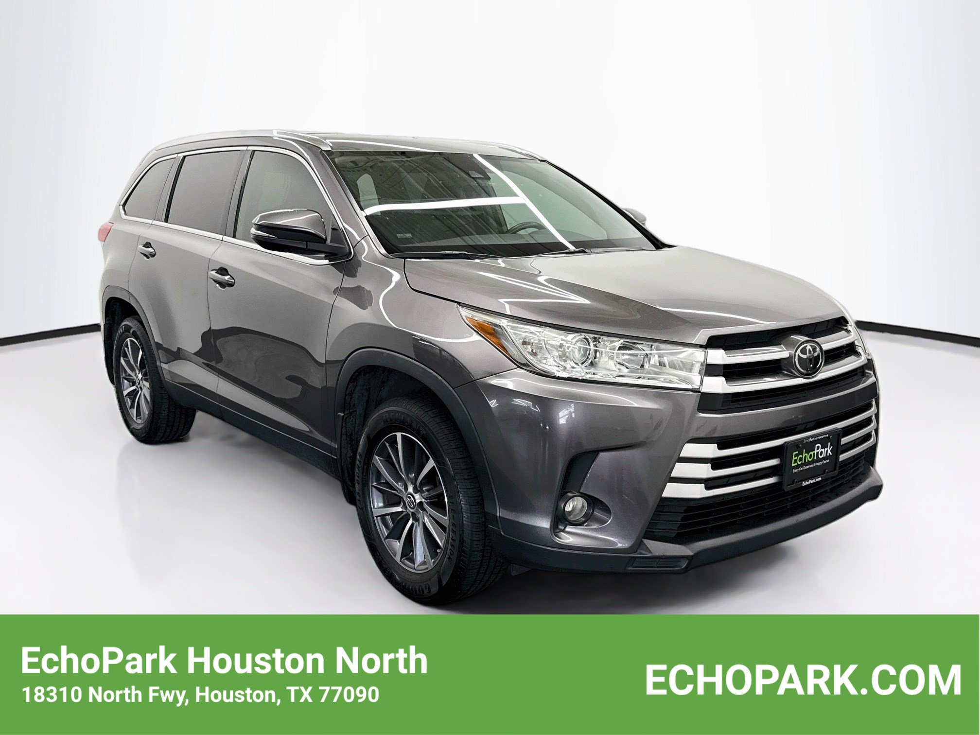 Used 2019 Toyota Highlander XLE V6 SUV