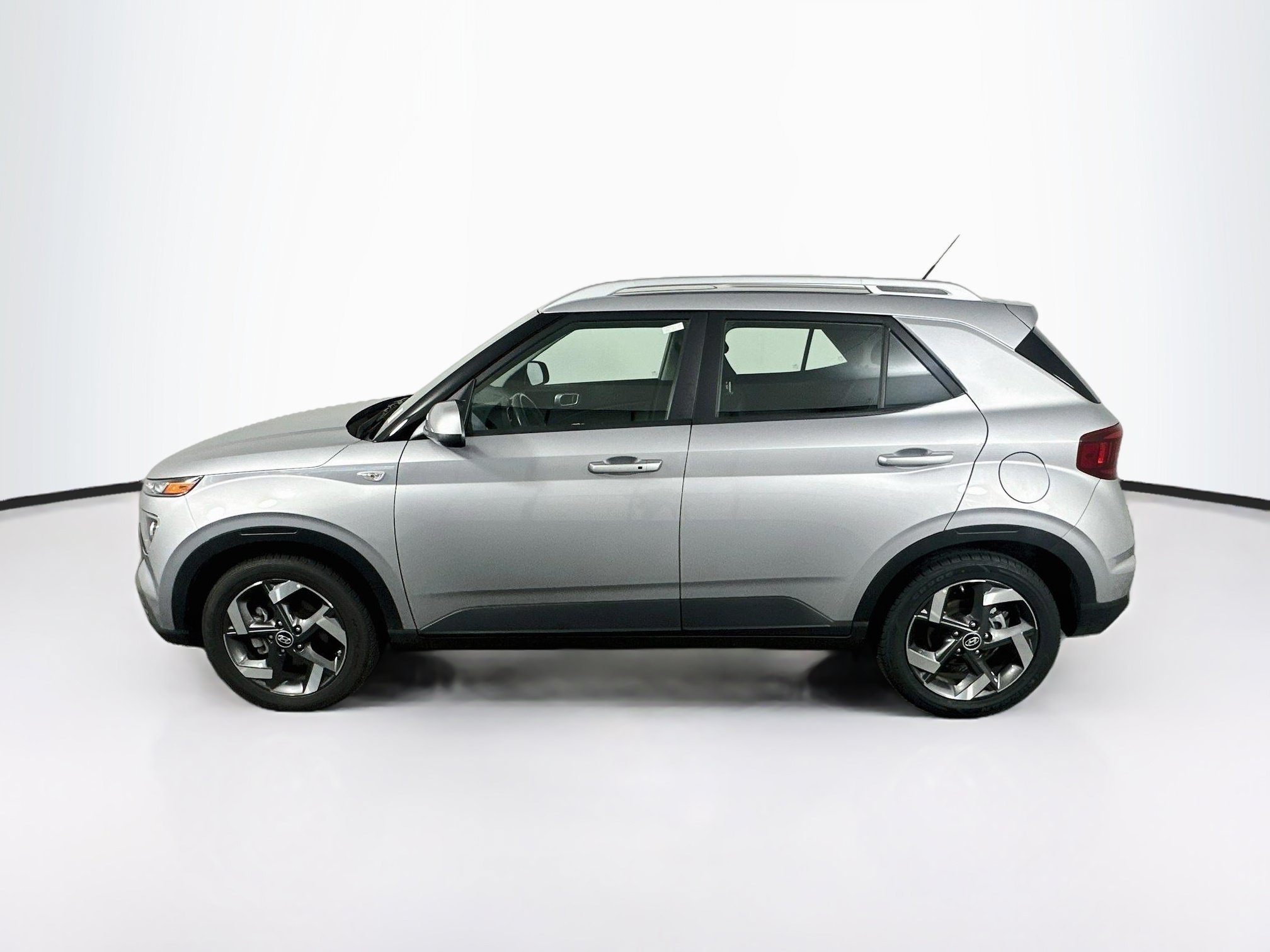 Used 2025 Hyundai Venue SEL SUV
