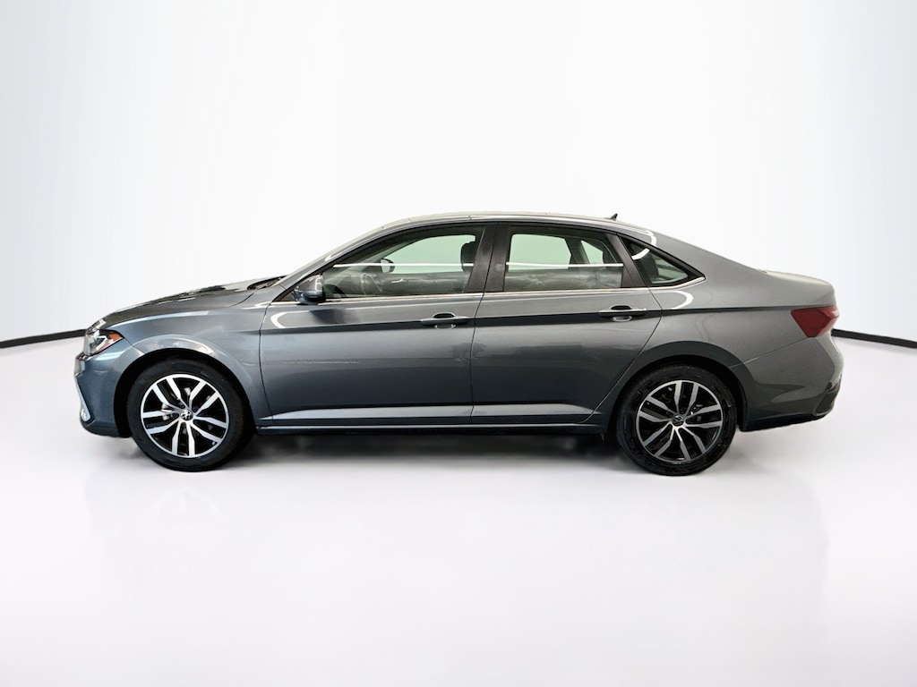 Used 2025 Volkswagen Jetta 1.5T SE Sedan