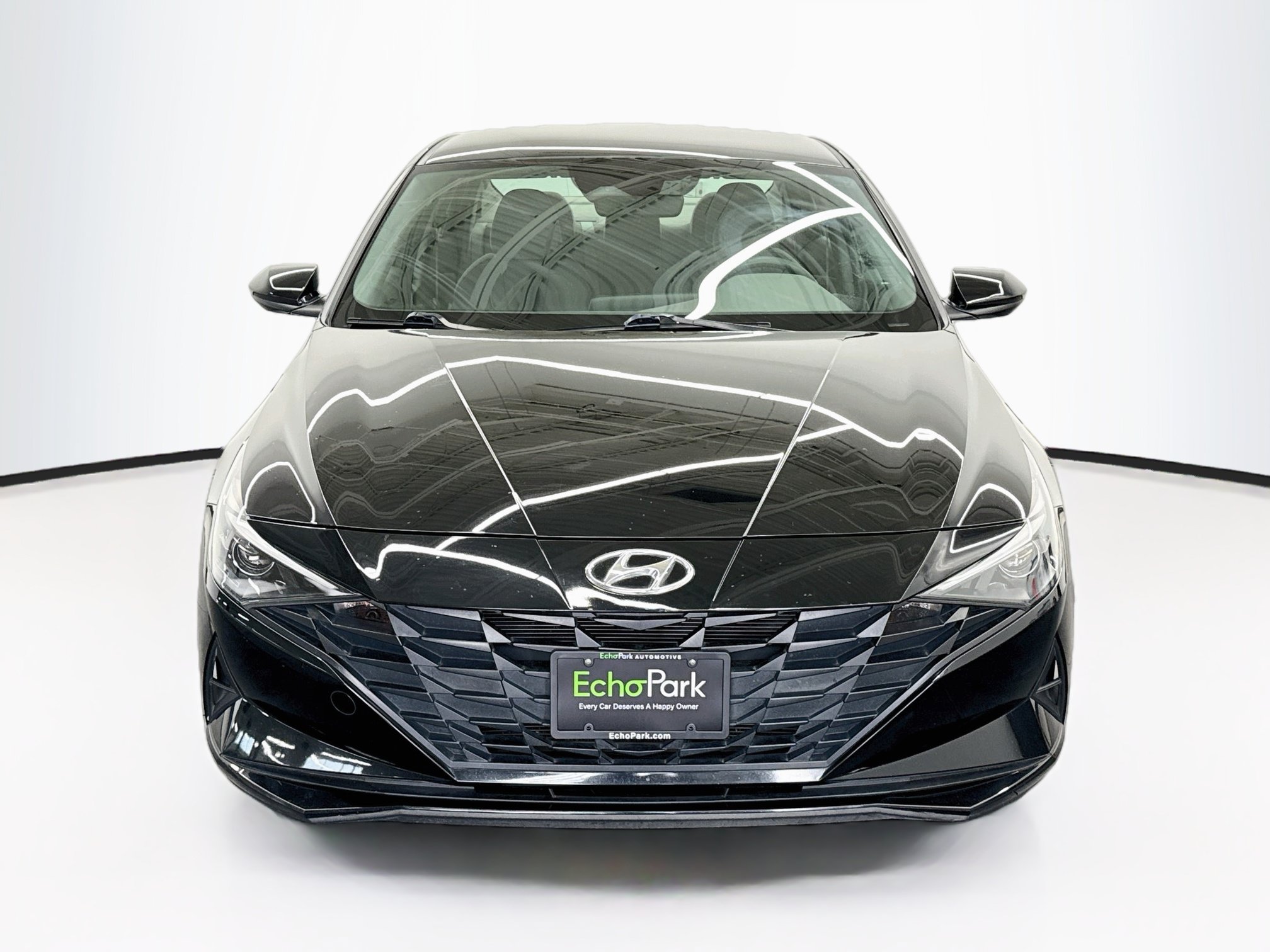 Used 2022 Hyundai Elantra SE Sedan