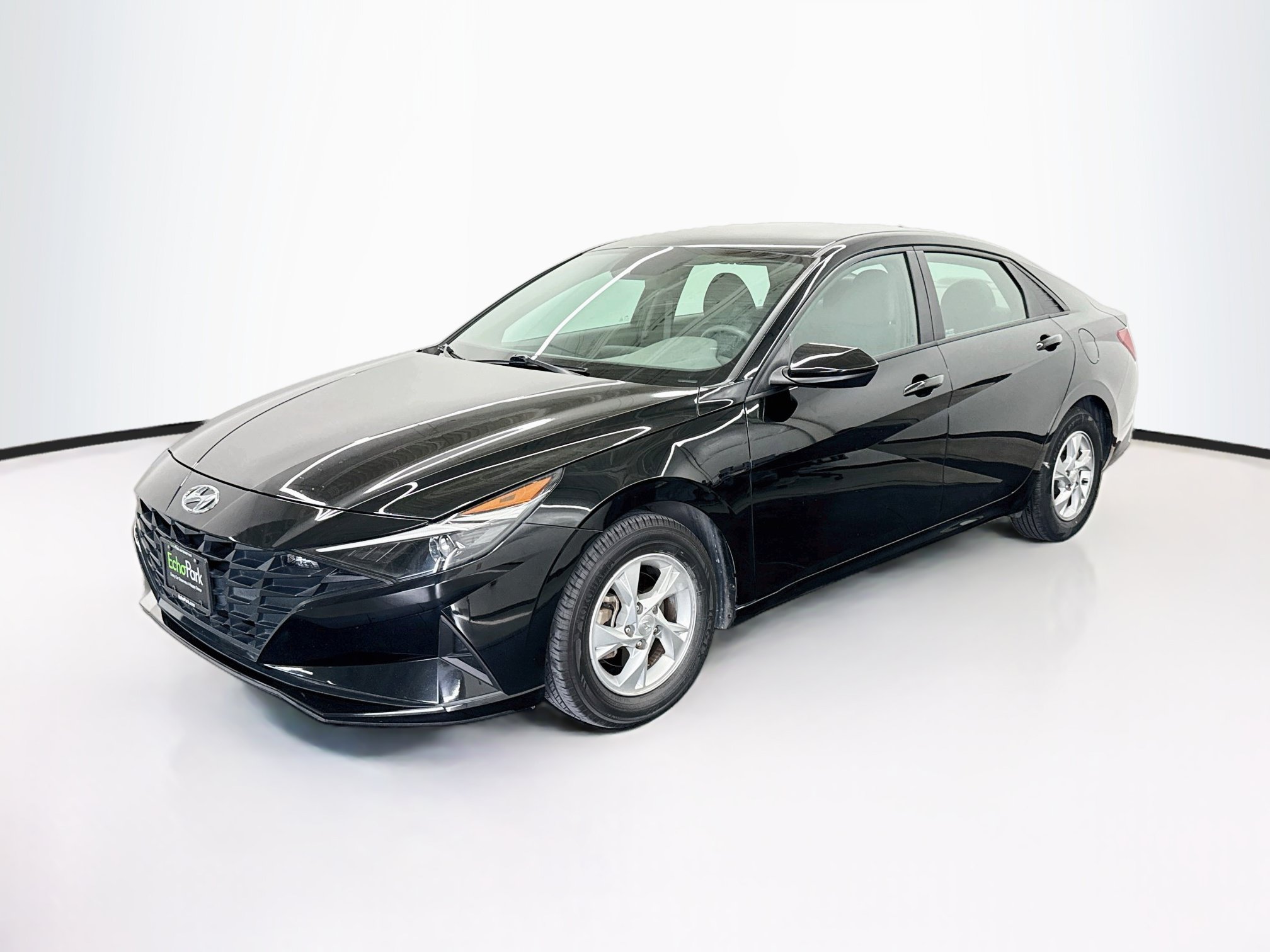 Used 2022 Hyundai Elantra SE Sedan