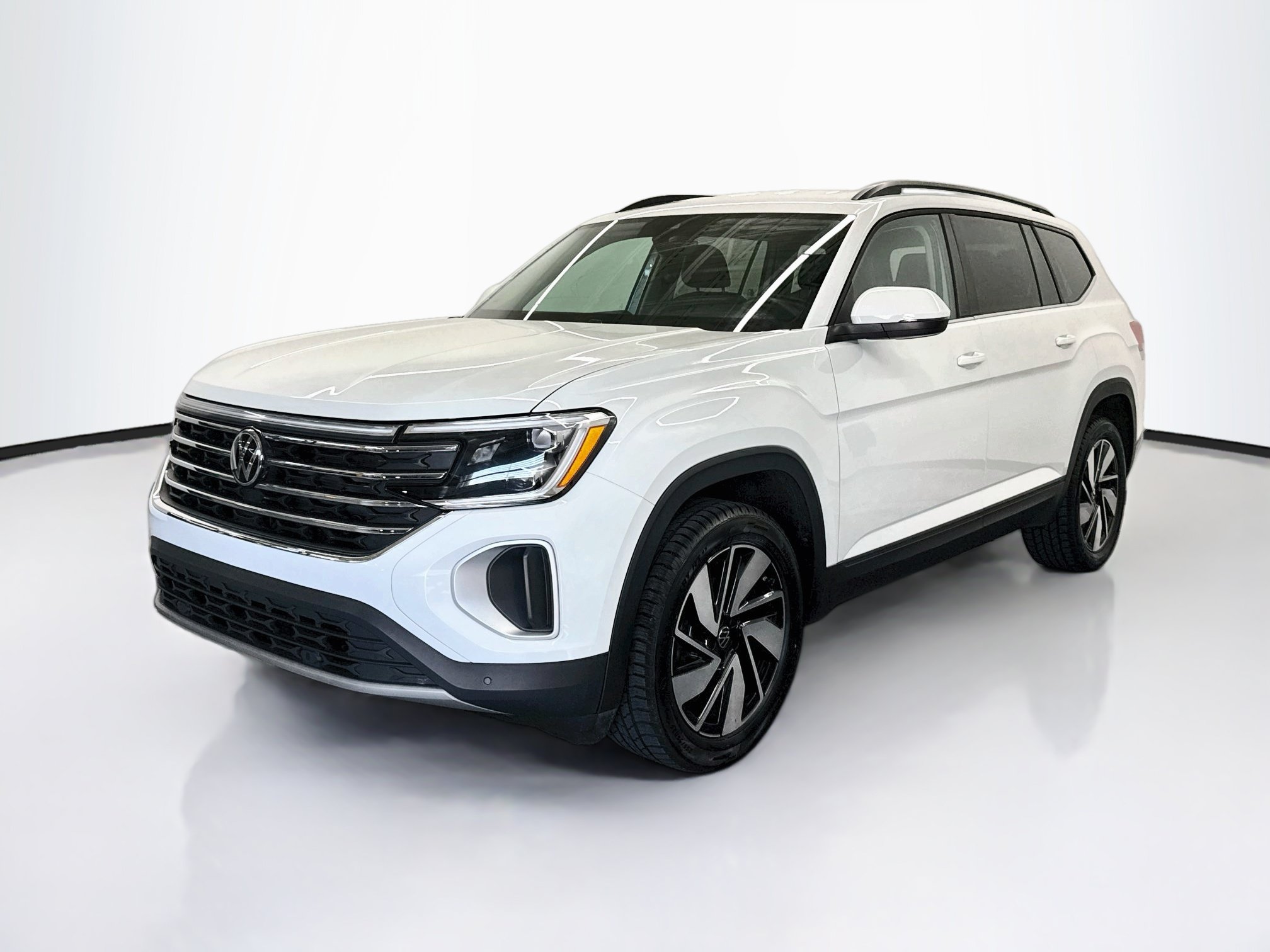 Used 2025 Volkswagen Atlas 2.0T SE w/Technology SUV