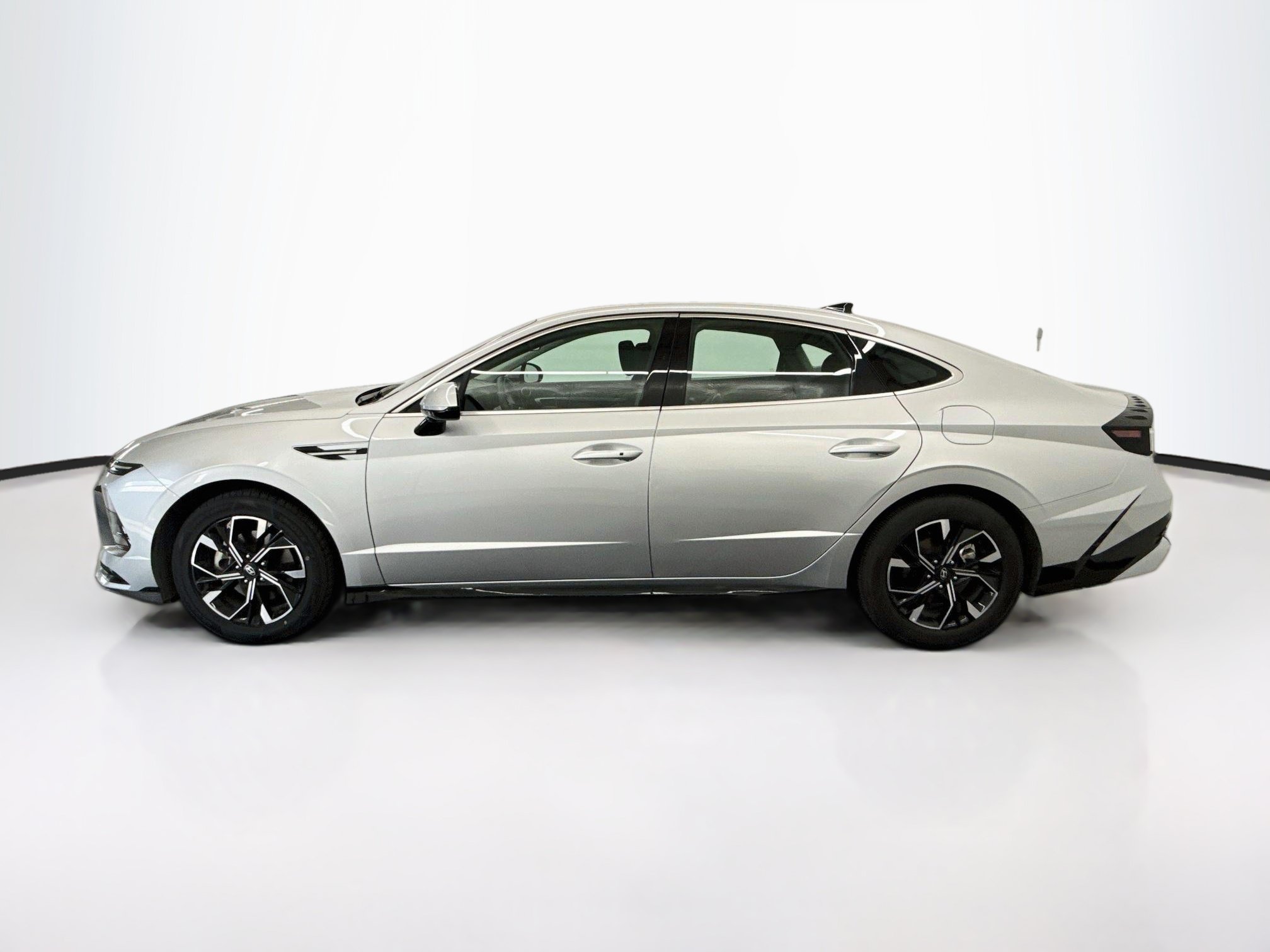 Used 2025 Hyundai Sonata SEL Sedan