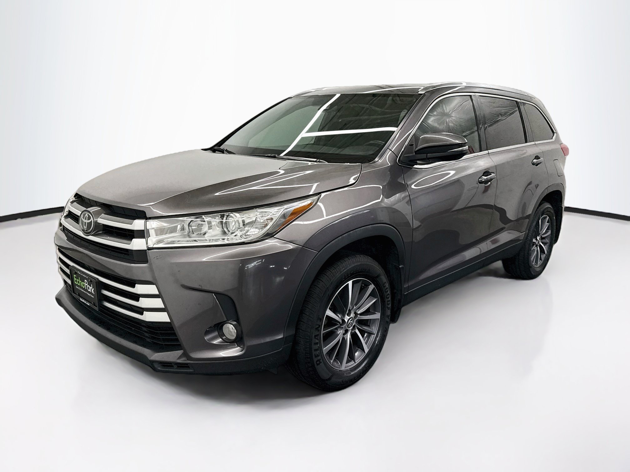 Used 2019 Toyota Highlander XLE V6 SUV
