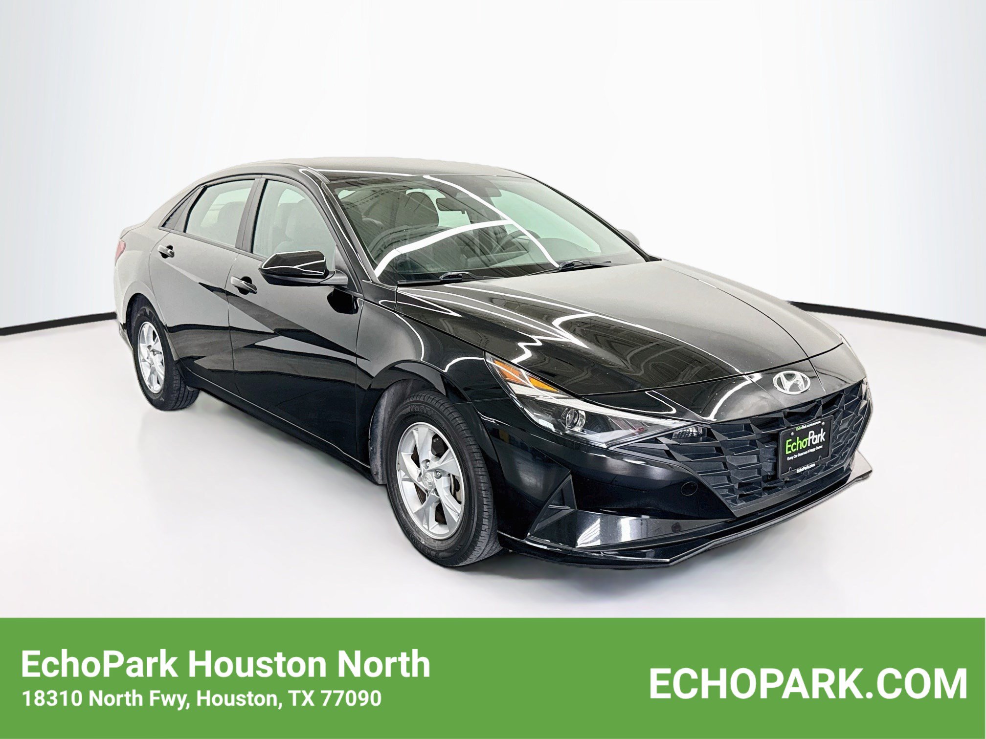 Used 2022 Hyundai Elantra SE Sedan