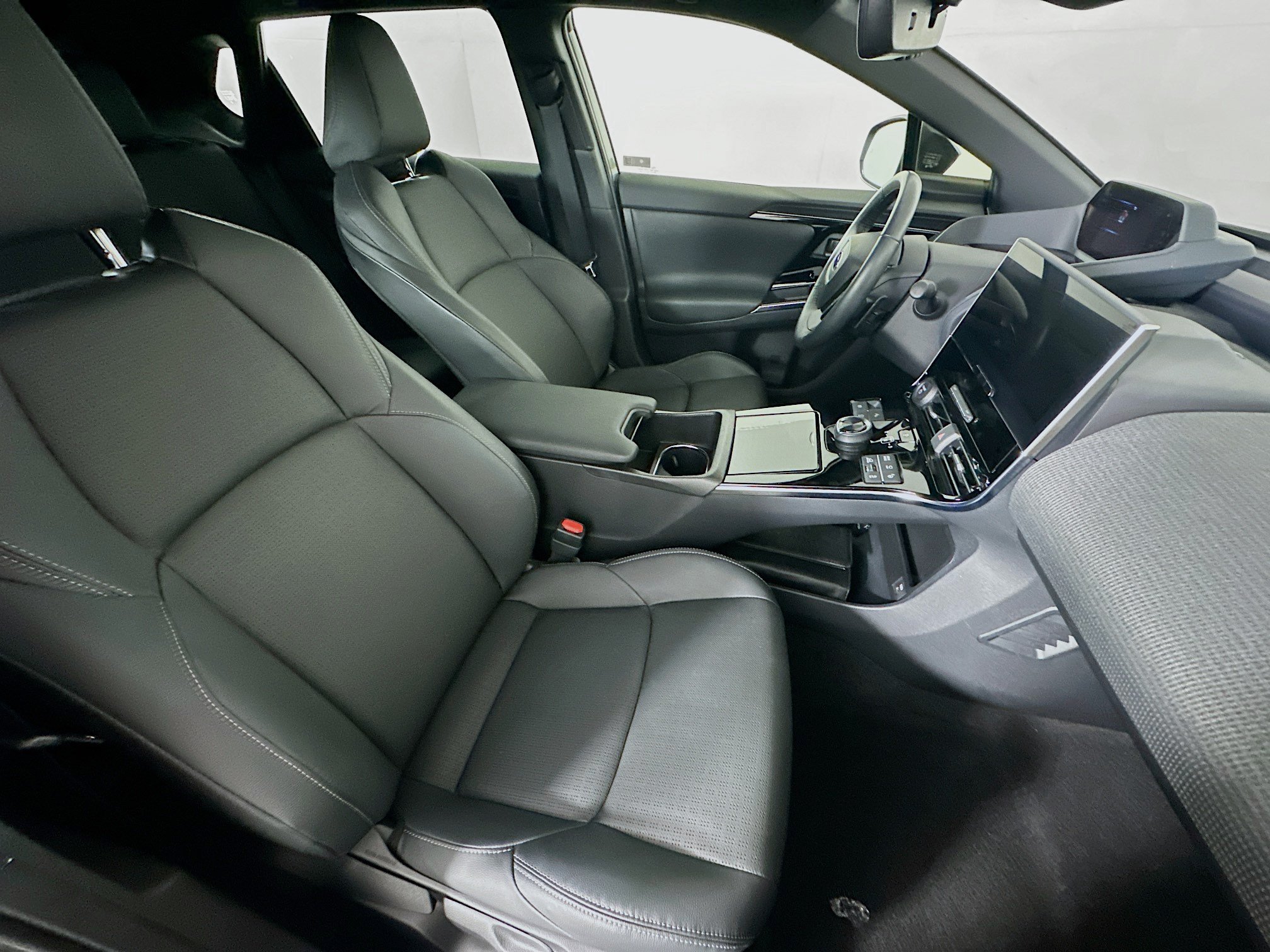 2023 Subaru SOLTERRA Limited - Photo 28