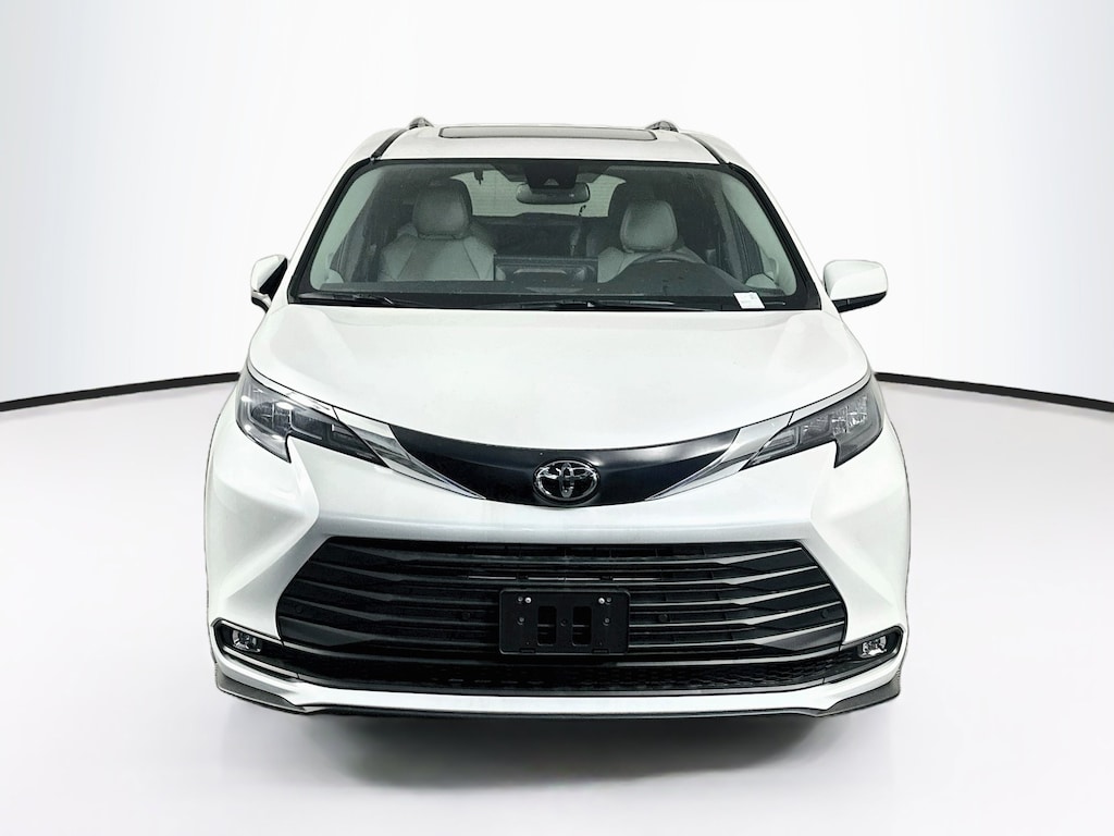 Used 2026 Toyota Sienna XLE 8 Passenger Van Passenger Van