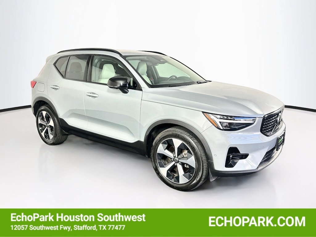 Used 2026 Volvo XC40 B5 Plus SUV