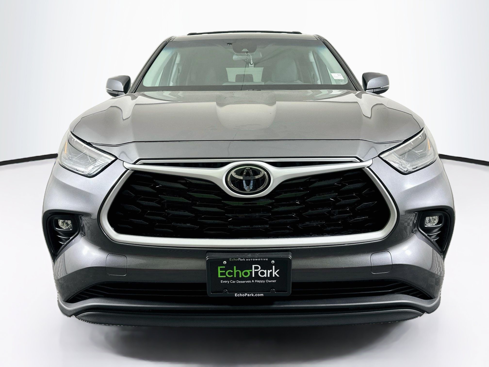 Used 2024 Toyota Highlander LE LE FWD