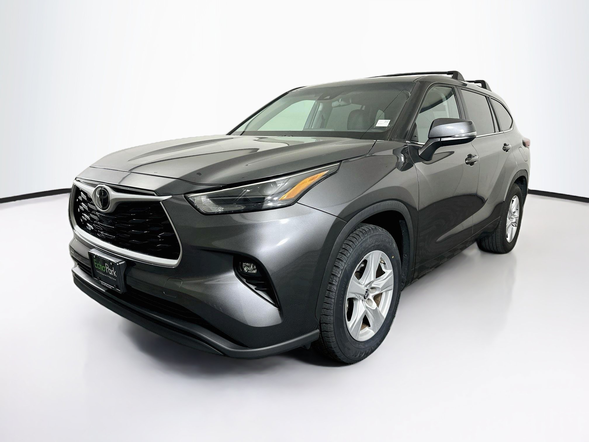 Used 2024 Toyota Highlander LE LE FWD