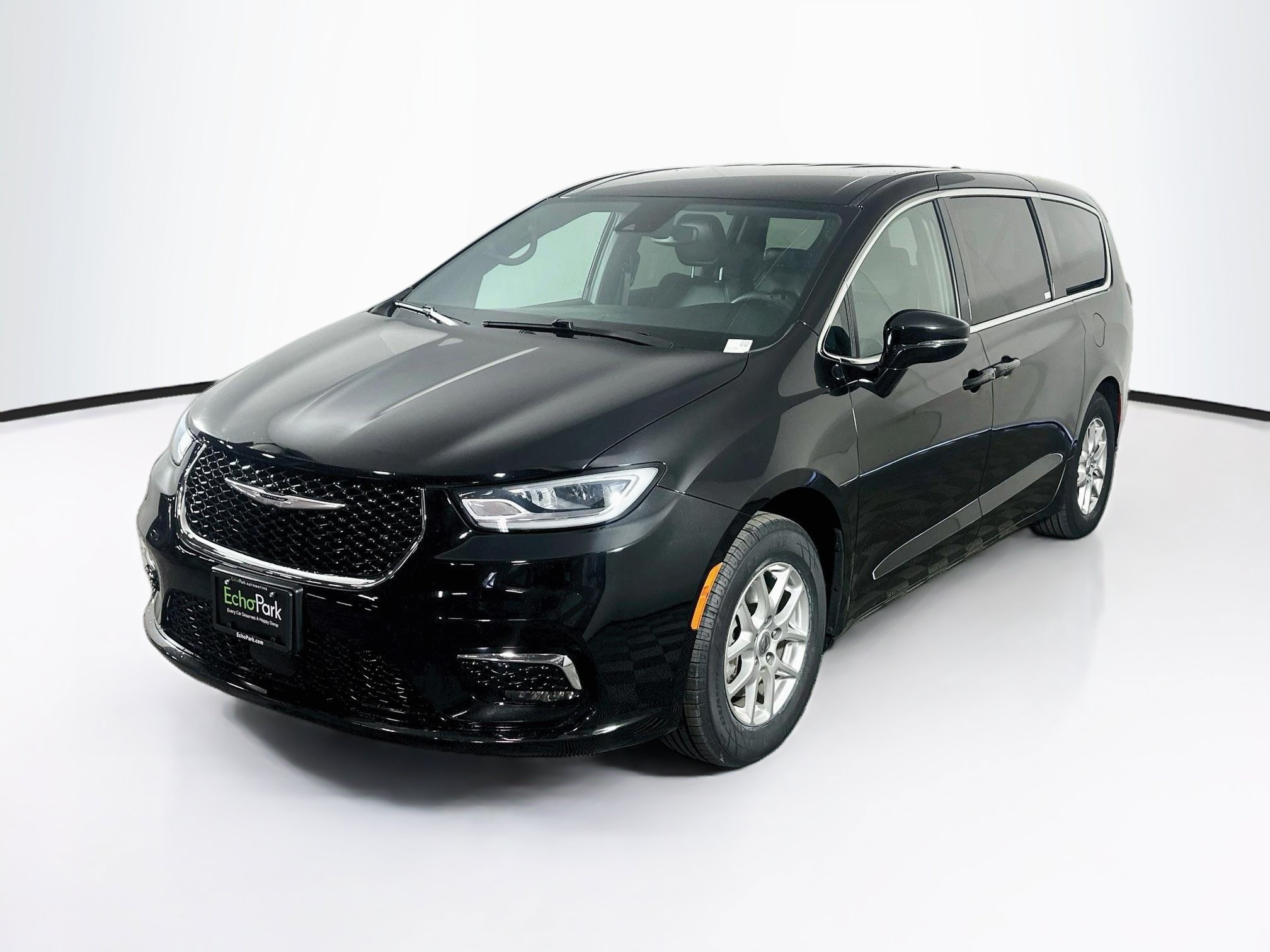 Used 2025 Chrysler Pacifica Select Select FWD