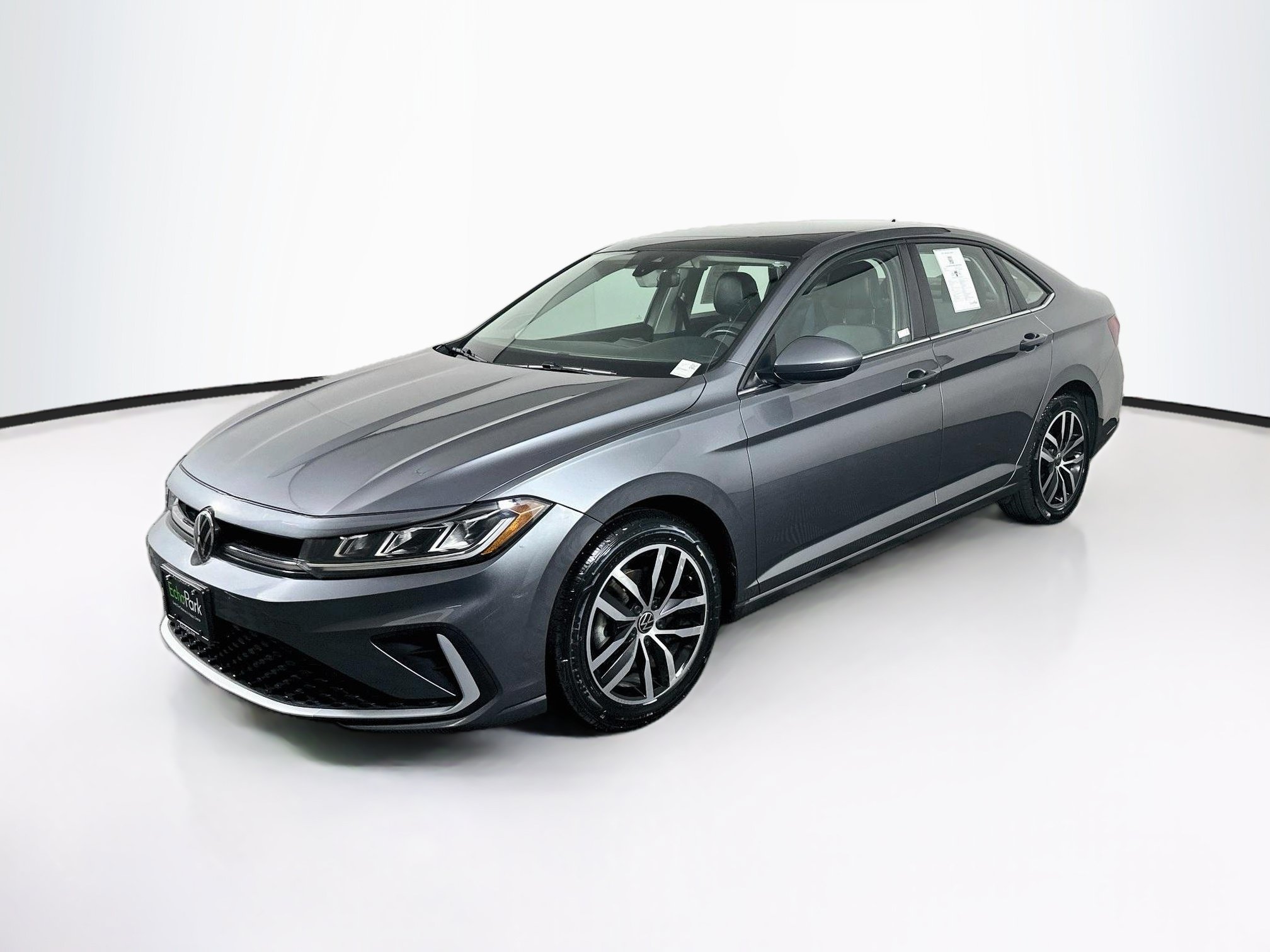 Used 2025 Volkswagen Jetta SE SE Auto