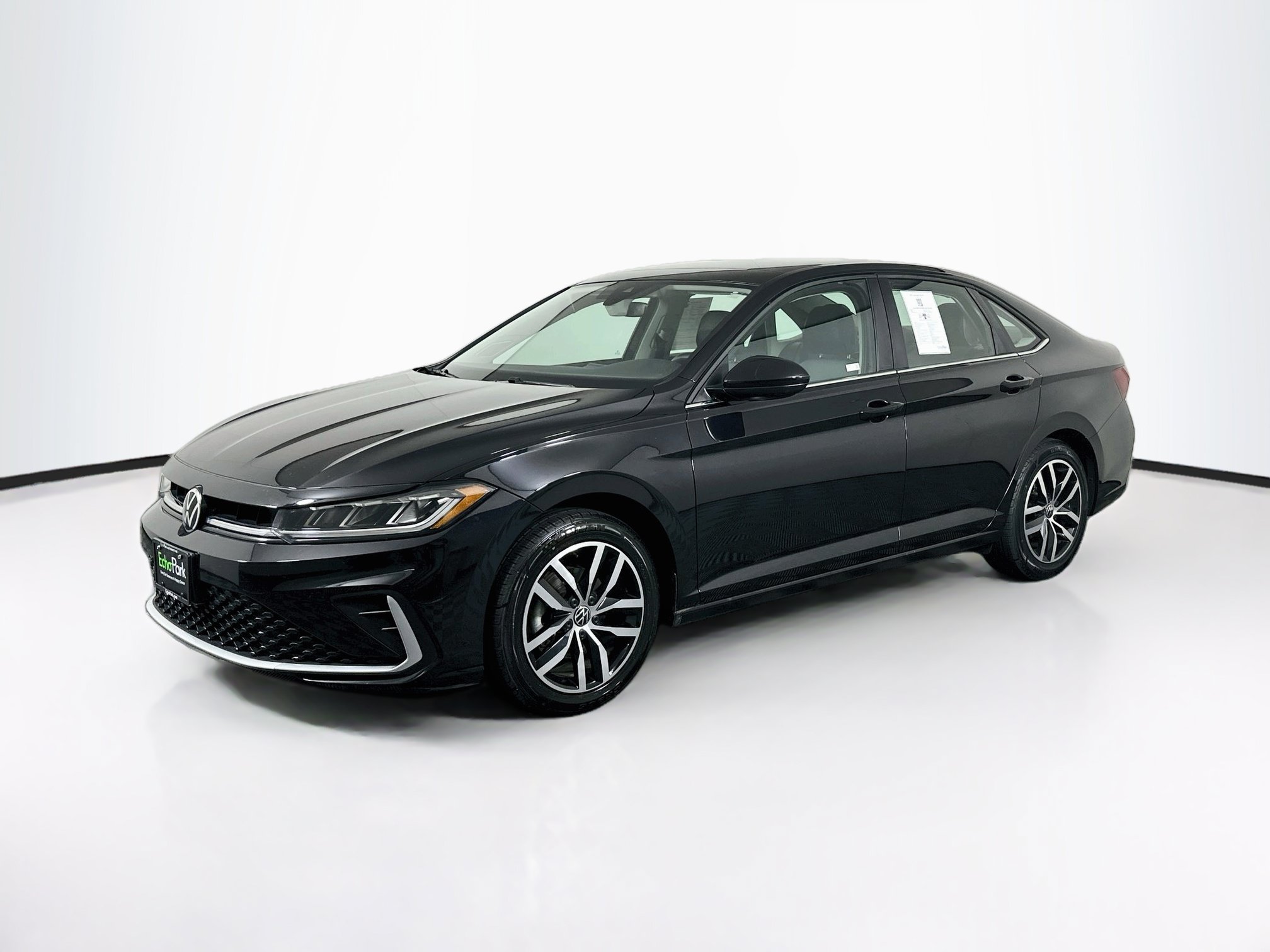 Used 2025 Volkswagen Jetta SE SE Auto